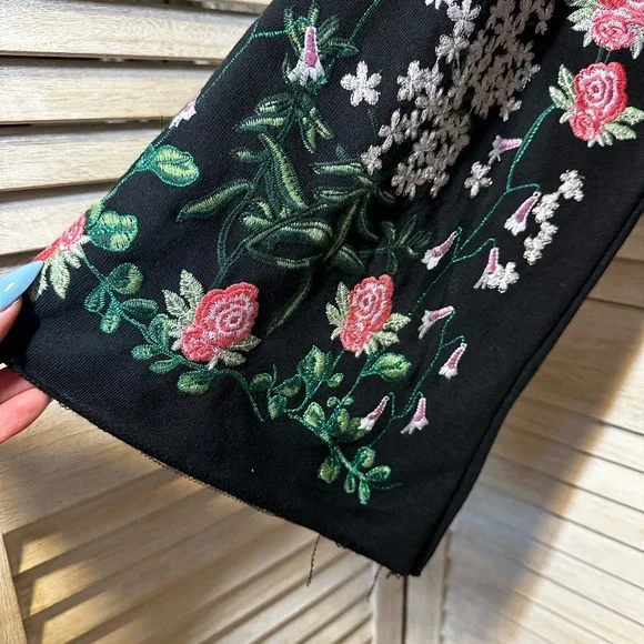 Umgee Floral Embroidered Sweatshirt - Picture 4 of 7